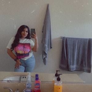 Meet your Posher, Dennise